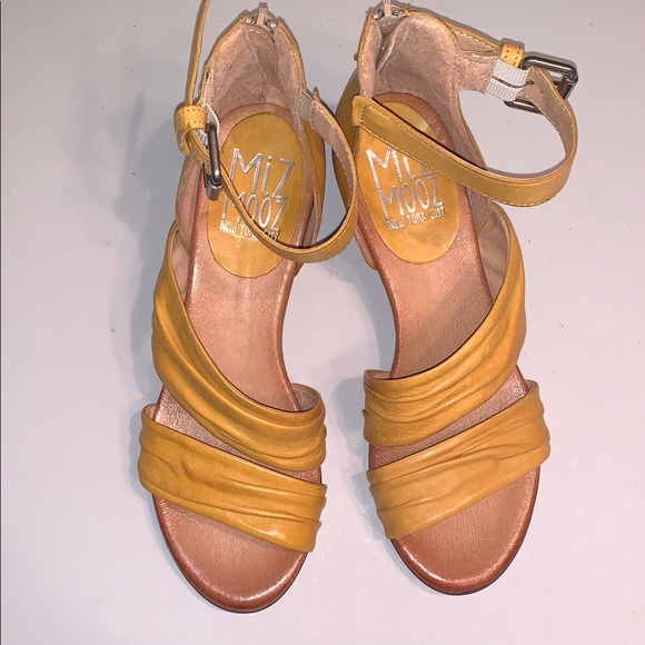 Miz Mooz Cassie Women's Leather Mustard Yellow Ankle Strap Sandals 38 - Picture 13 of 16